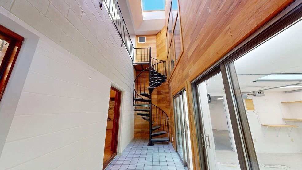 More Photos Of 76 Green St, Boston Flex For Lease