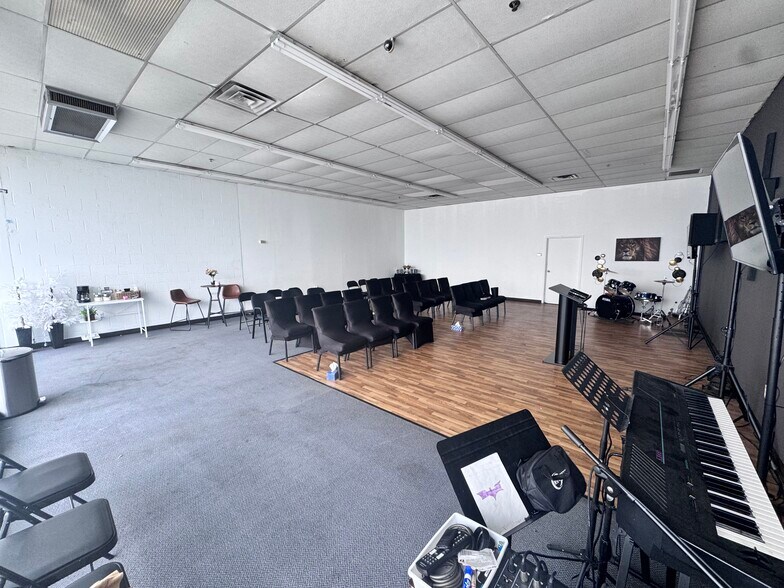 More Photos Of 3001-3061 S Sheridan Rd, Tulsa Unknown For Lease