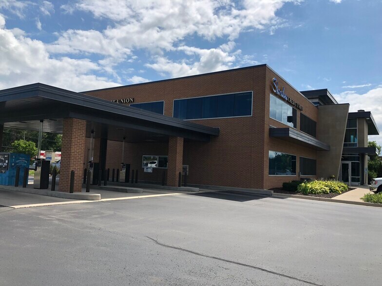 More Photos Of 4400 Calumet Ave, Manitowoc Office For Sale