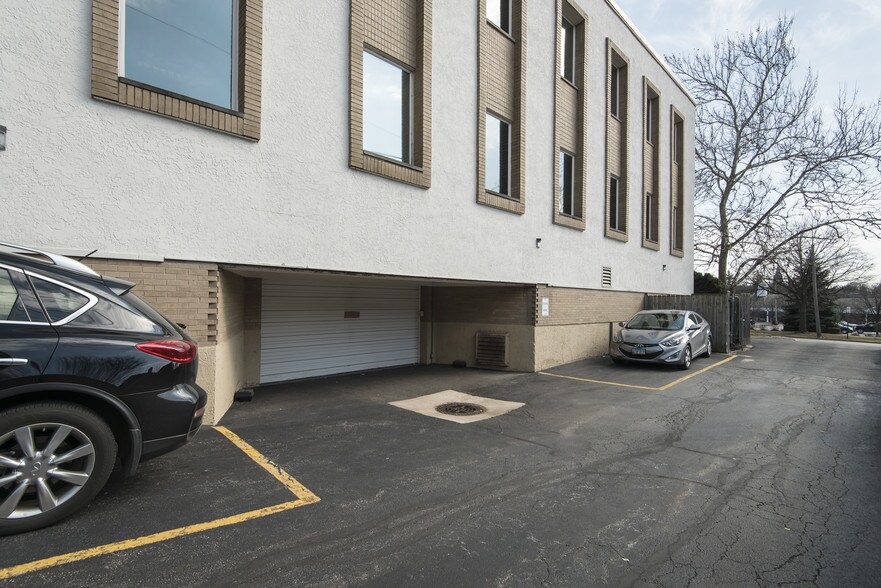 More Photos Of 211 W Chicago Ave, Hinsdale Office For Sale