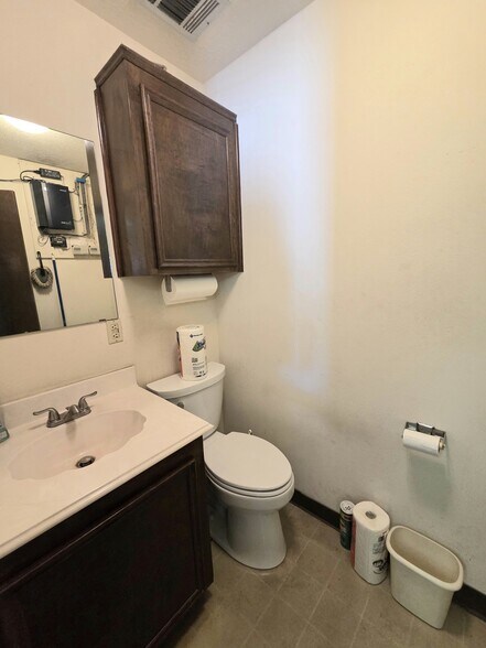 More Photos Of 1410 FM 2854 Rd, Conroe Industrial For Lease