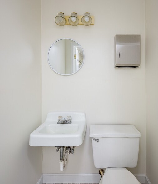 More Photos Of 211 Kershaw St, Cheraw Medical For Sale