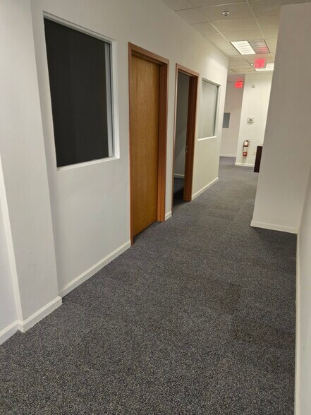 More Photos Of 2000 Cornwall Rd, Monmouth Junction Research And Development For Sale