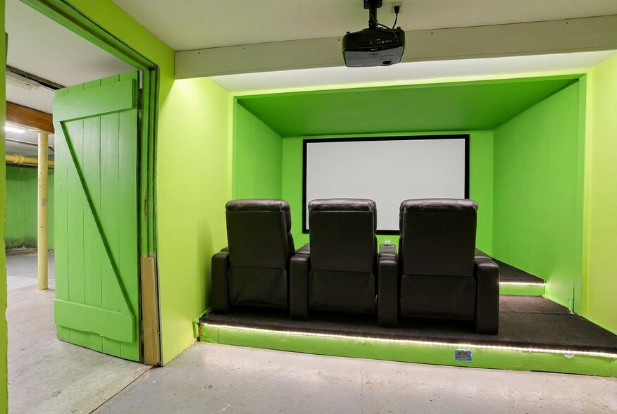 More Photos Of 22 S Madison Ave, Spring Valley Office For Sale