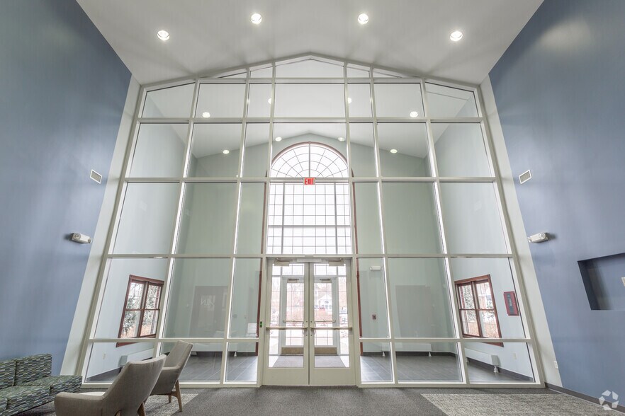 More Photos Of 3401 Village Dr, Lincoln Office For Lease