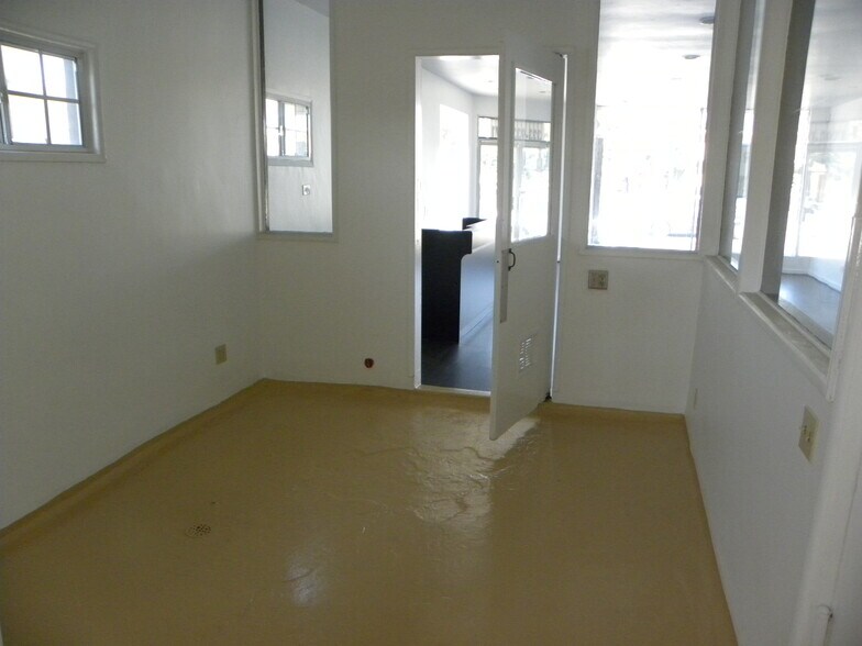 More Photos Of 24401-24409 Hawthorne Blvd, Torrance Freestanding For Lease