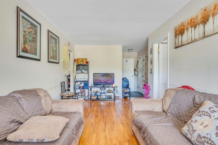 More Photos Of 161 S Pearl St, Pearl River Apartments For Sale
