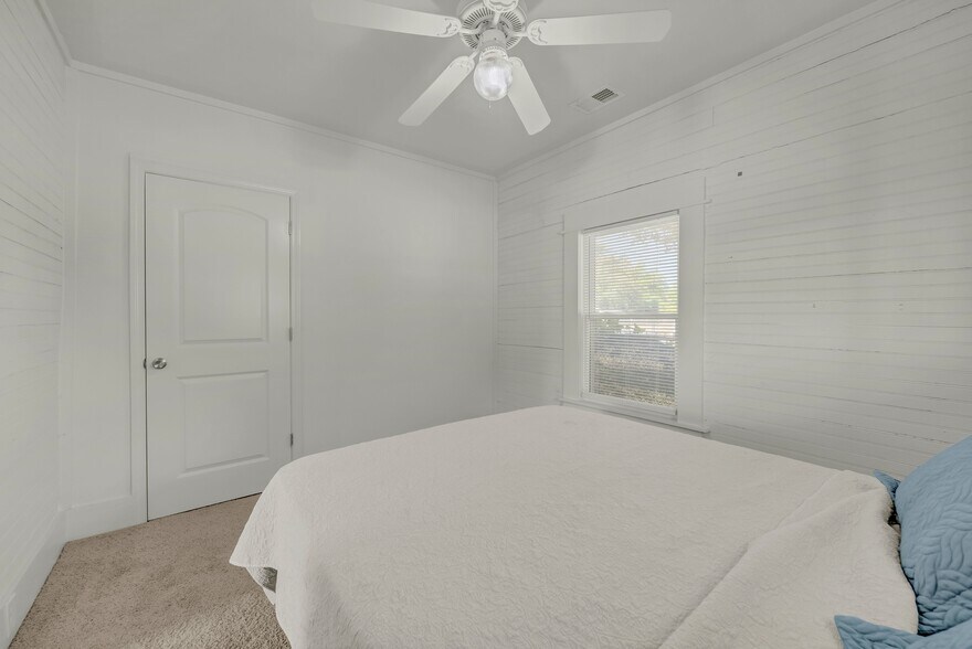 More Photos Of 1206 Dawson St, Wilmington Office Residential For Sale