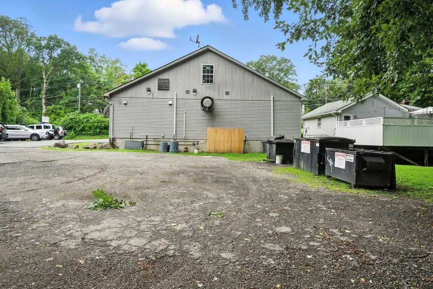 More Photos Of 260 Espanong Rd, Lake Hopatcong Restaurant For Sale