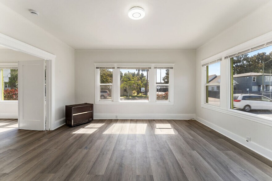 More Photos Of 646 42nd, Oakland Apartments For Sale