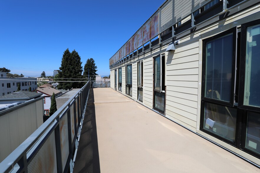 More Photos Of 387 40th St, Oakland Apartments For Sale
