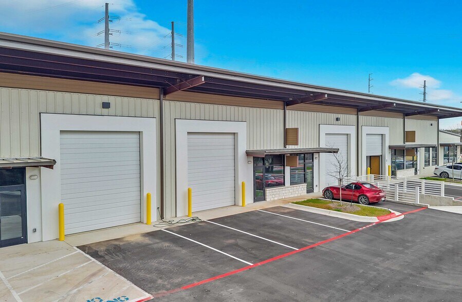 More Photos Of 2216 Avenue N, Austin Warehouse For Lease