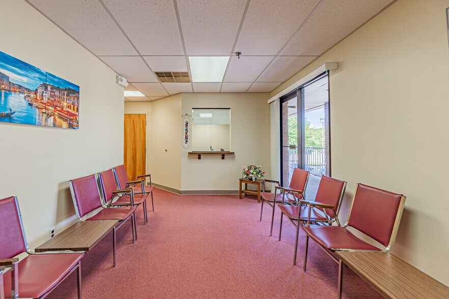 More Photos Of 35-37 Progress St, Edison Medical For Sale