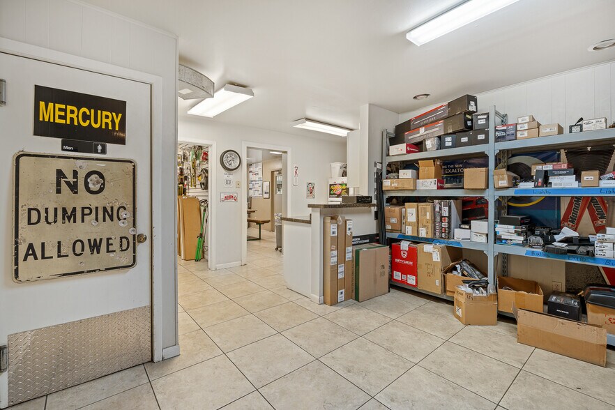 More Photos Of 2238 NW Loop 410 Fwy, San Antonio Auto Repair For Sale