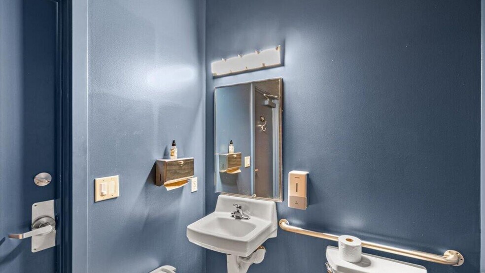 More Photos Of 145 E Main St, Ashland Restaurant For Sale