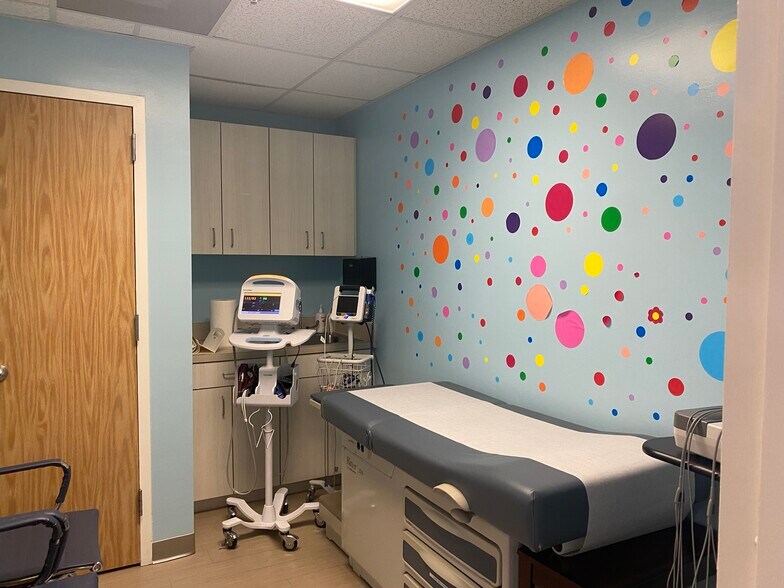 More Photos Of 1830 Town Center Dr, Reston Medical For Sale