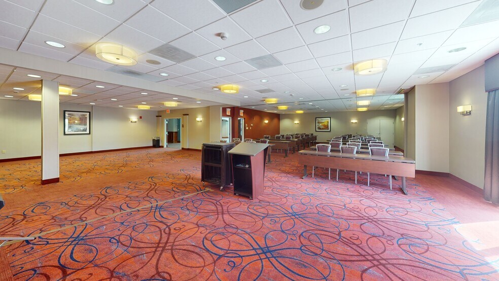 More Photos Of 21 Front St, Manchester Sports And Entertainment For Lease