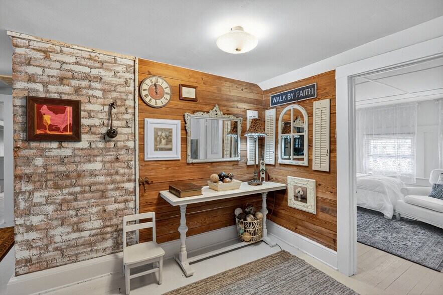 More Photos Of 178 S Caldwell St, Brevard Specialty For Sale