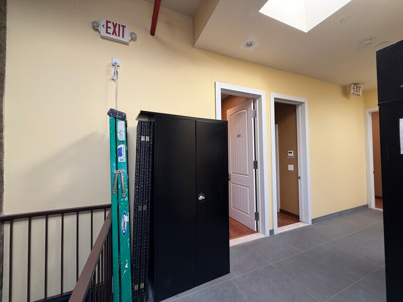 More Photos Of 365-367 W 46th St, New York Apartments For Lease
