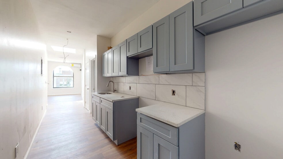 More Photos Of 68 Center St, Waterbury Storefront Retail Residential For Sale