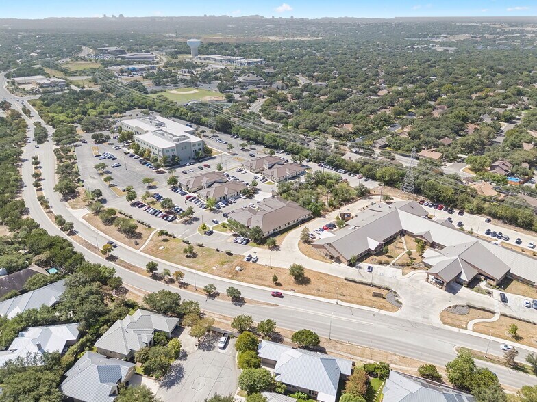 More Photos Of 4358 Lockhill Selma Rd, Shavano Park Medical For Lease
