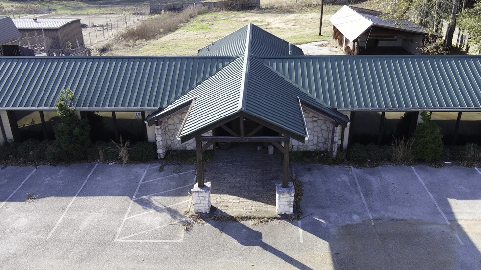 More Photos Of 1624 N Northwest Loop 323, Tyler Freestanding For Sale