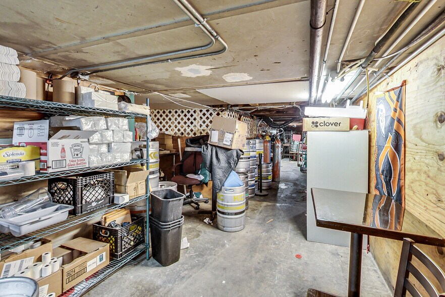 More Photos Of 2723 N Halsted St, Chicago Bar For Sale