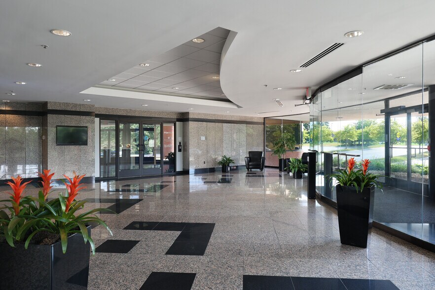 More Photos Of 3196 Kraft Ave SE, Grand Rapids Office For Lease