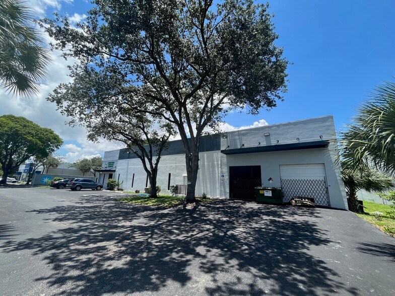 More Photos Of 1291 NW 65th Pl, Fort Lauderdale Warehouse For Lease