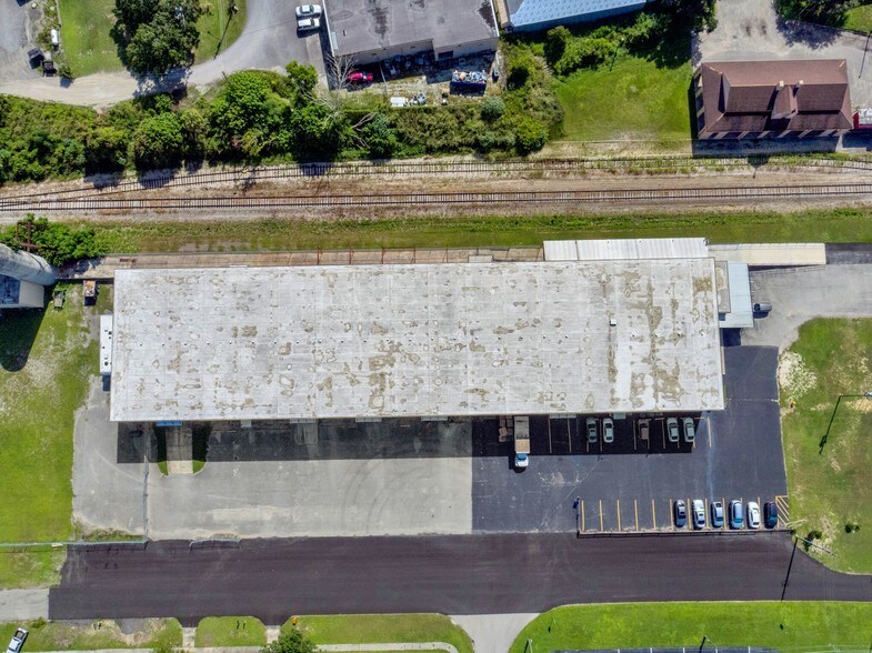 More Photos Of 110 W Interlake Blvd, Lake Placid Warehouse For Lease