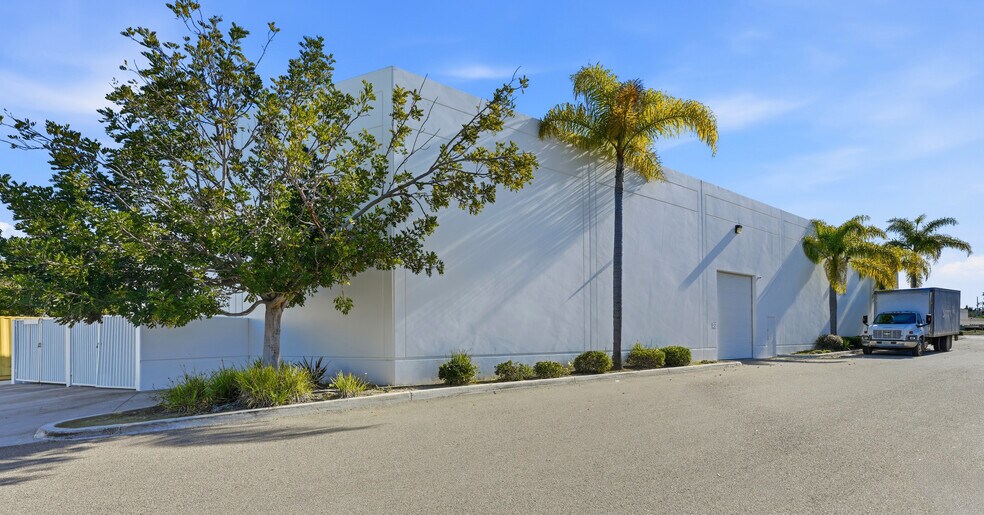 More Photos Of 6720 Top Gun St, San Diego Light Manufacturing For Lease