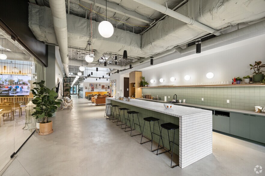 More Photos Of 17190 Bernardo Center Dr, San Diego Coworking Space