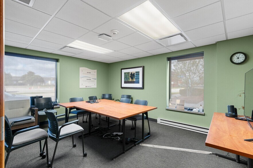 More Photos Of 445 S Adams St, Green Bay Office For Lease