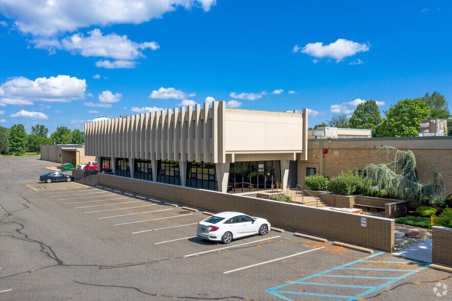 More Photos Of 365 New Albany Rd, Moorestown Light Distribution For Lease