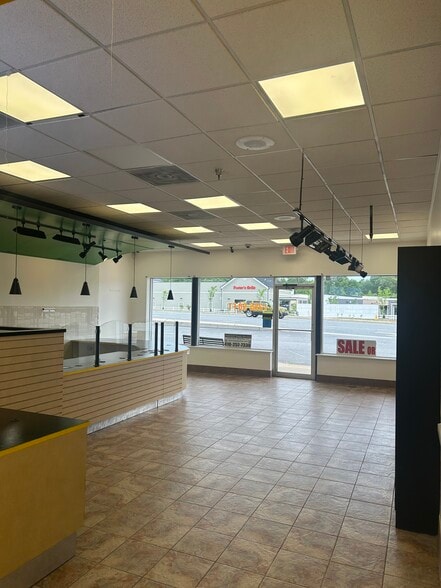 More Photos Of 428 Solomons Island Rd N, Prince Frederick General Retail For Lease