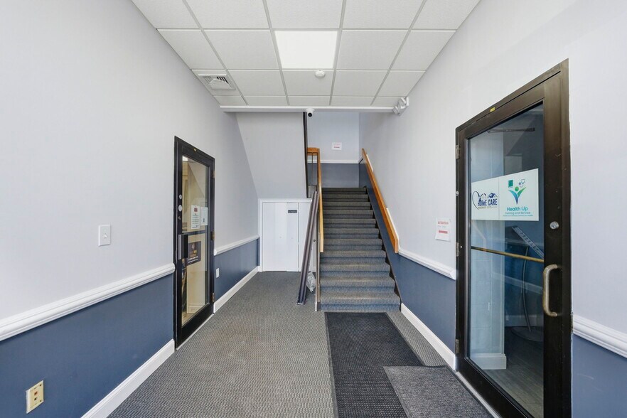 More Photos Of 1245 US 1, Edison Medical For Lease