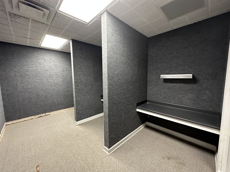 More Photos Of 207 Dunson St, Andalusia Light Distribution For Sale