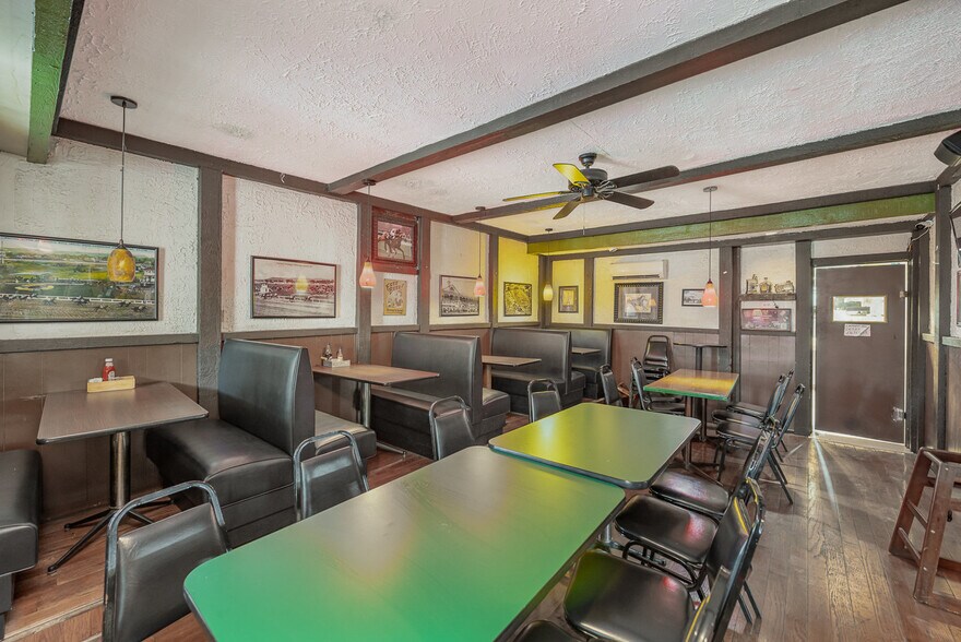 More Photos Of 3934-3938 Decoursey Ave, Covington Bar For Sale