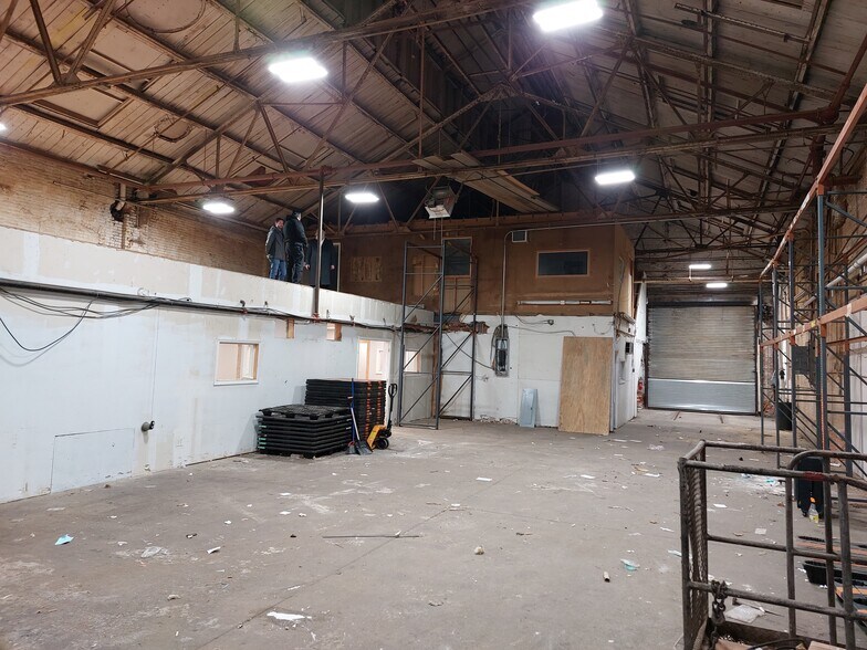 More Photos Of 4 53rd St, Brooklyn Warehouse For Lease
