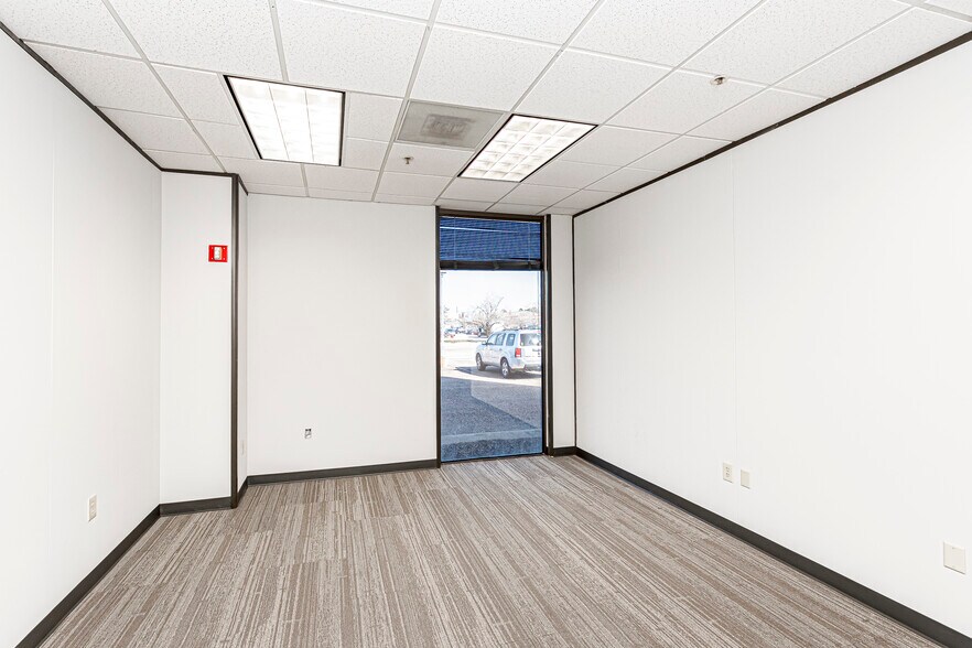 More Photos Of 3636 S Sherwood Forest Blvd, Baton Rouge Office For Lease