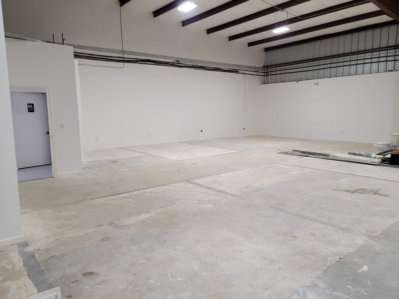 More Photos Of 21925 Franz Rd, Katy Warehouse For Lease
