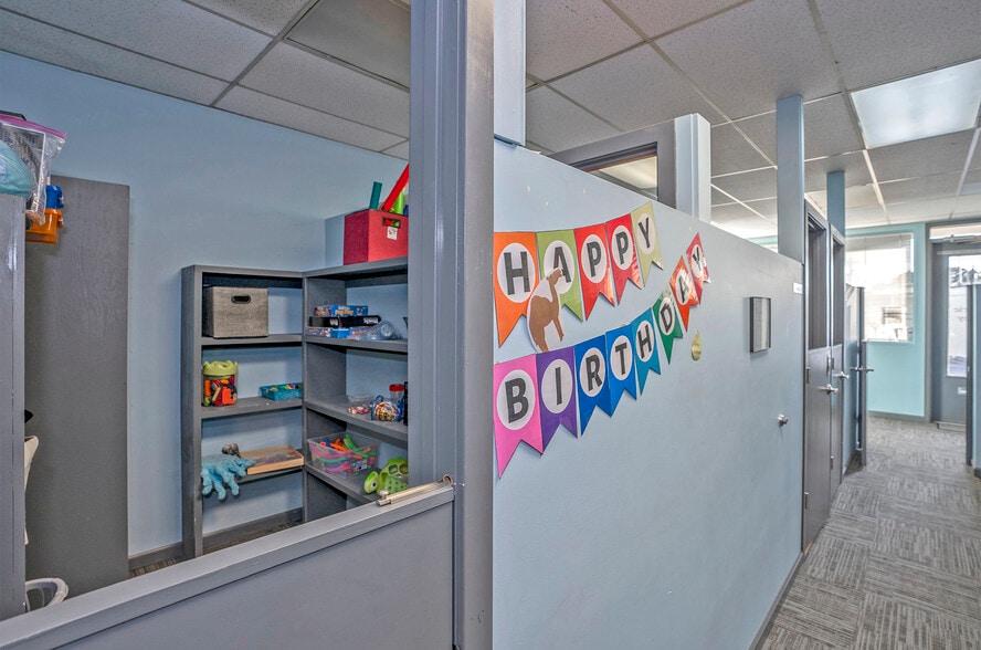 More Photos Of 9124 Gravelly Lake Dr SW, Lakewood Office For Sale