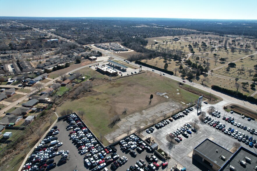 More Photos Of 1121 E Memorial Rd, Oklahoma City Land For Sale