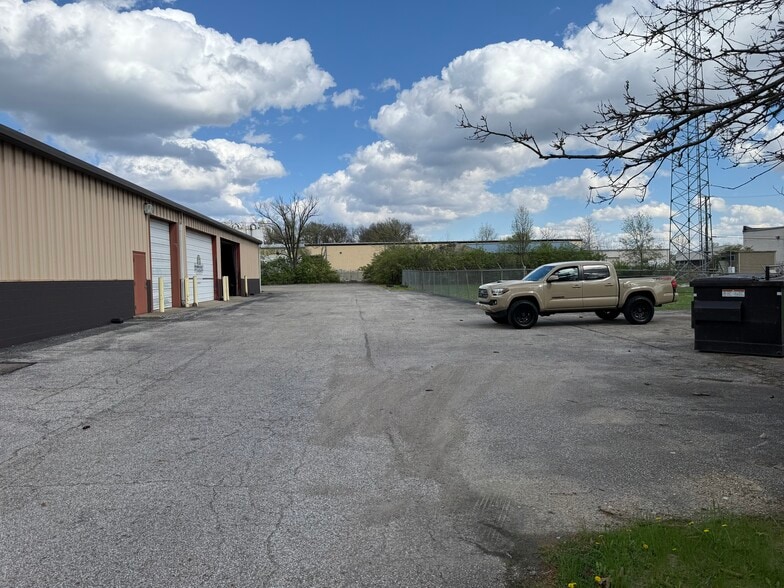 More Photos Of 2080-2090 Fairwood Ave, Columbus Warehouse For Lease