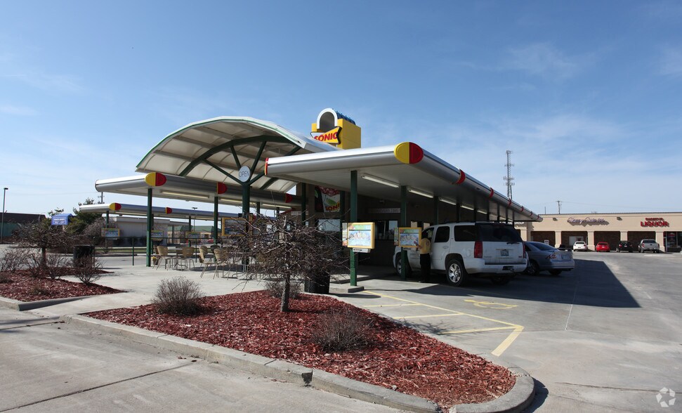 More Photos Of 15516 State Ave, Basehor Fast Food For Sale