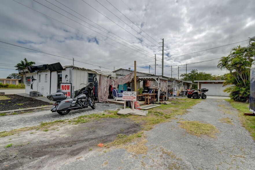 More Photos Of 5989 S US Highway 1, Fort Pierce Storefront For Sale