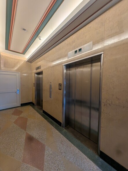 More Photos Of 219 N Main St, Bryan Office For Lease