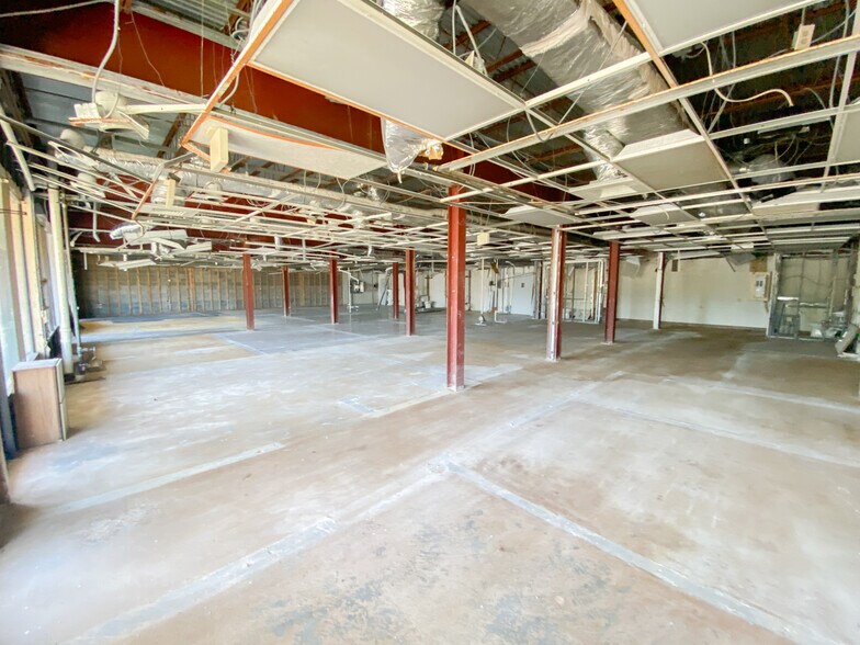More Photos Of 100 Walkers Village Way, Walkersville General Retail For Lease