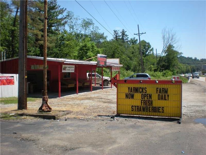 More Photos Of 2600-2604 Golden Mile Hwy, Plum Freestanding For Lease