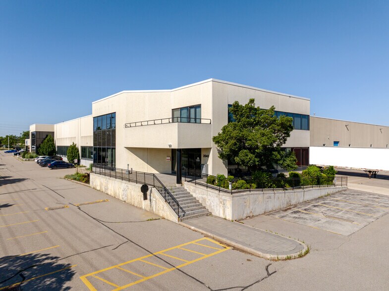 More Photos Of 2001-2045 Drew Rd, Mississauga Warehouse For Lease
